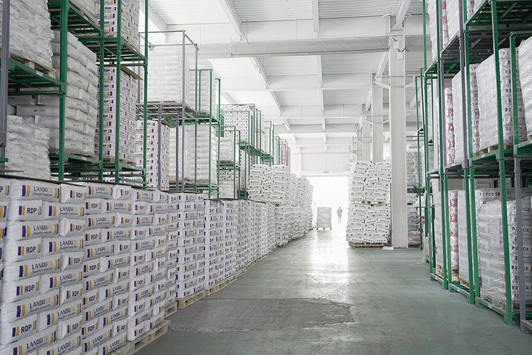 Warehouse pallet logistics